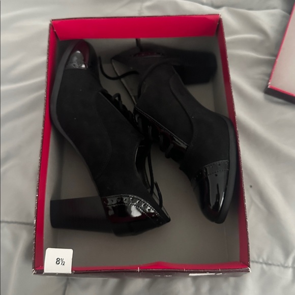 Dexflex Comfort Black Glossy Lace-Up heels - Picture 7 of 7